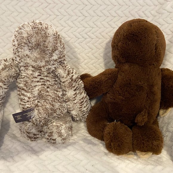 2 Sloth stuffed animals. Like new - smoke/pet free home - Picture 2 of 2